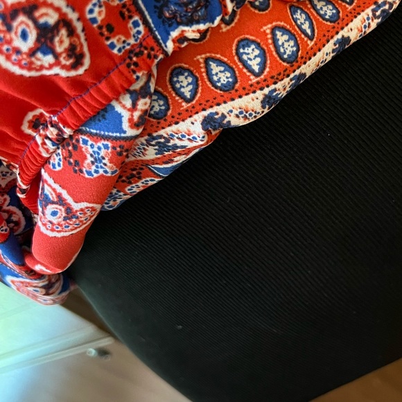 Bright & colorful, faux wrap blouse, NY&Co., Size L. - Picture 7 of 8